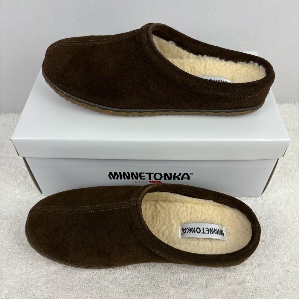 NEW with Tag and Box Minnetonka Men’s Taylor Suede Clog Slippers-Size: 10
